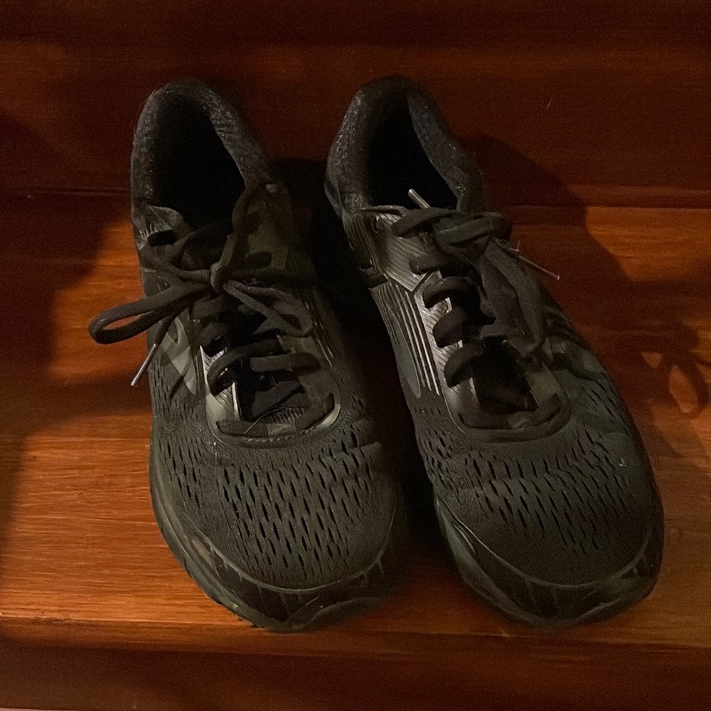 Black Brooks Adrenaline GTS